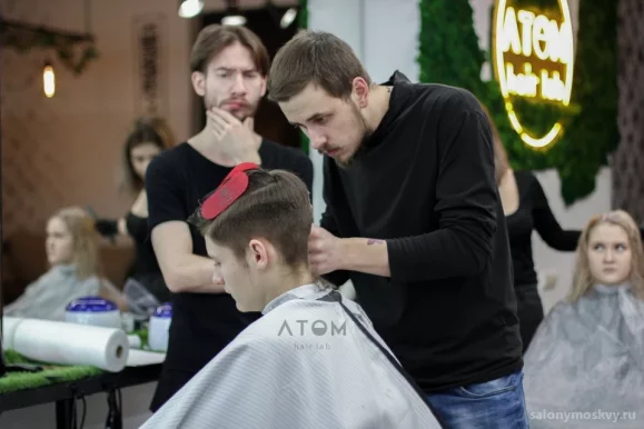 Мужская парикмахерская ATOM HAIR LAB