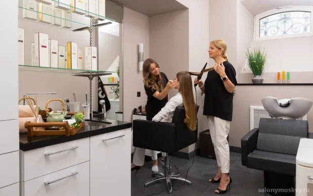 Салон красоты Hair by Irina Anderson в переулке Антоненко