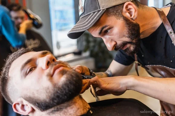 Мужская парикмахерская TRUEMAN Barbershop на Всеволожском проспекте
